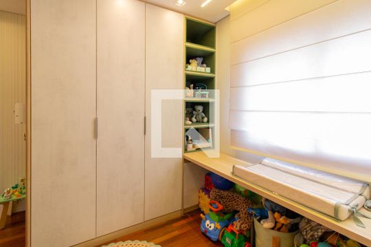 Venda de apartamento mobiliado na Pompeia com 3 suítes e varanda. — Suíte 3