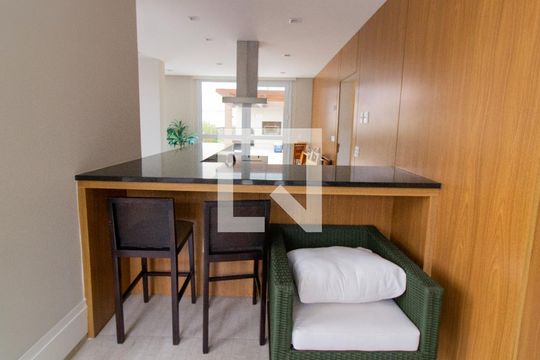 Venda de apartamento mobiliado na Pompeia com 3 suítes e varanda. — Área comum