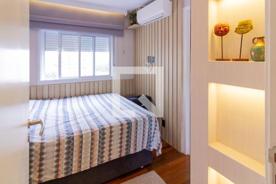 Venda de apartamento mobiliado na Pompeia com 3 suítes e varanda. — Suíte 1