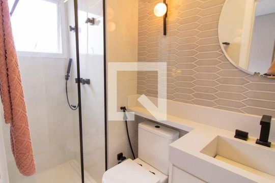 Venda de apartamento mobiliado na Pompeia com 3 suítes e varanda. — Suíte 1