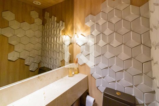 Venda de apartamento mobiliado na Pompeia com 3 suítes e varanda. — Lavabo
