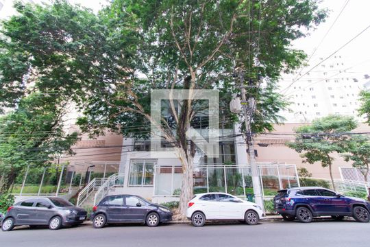 Venda de apartamento mobiliado na Pompeia com 3 suítes e varanda. — Fachada