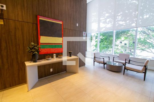 Venda de apartamento mobiliado na Pompeia com 3 suítes e varanda. — Área comum