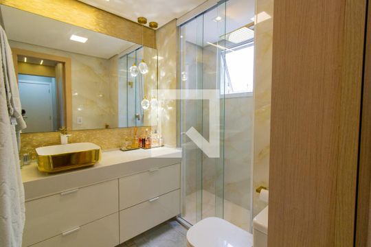 Venda de apartamento mobiliado na Pompeia com 3 suítes e varanda. — Suíte 2
