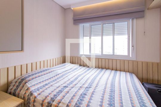 Venda de apartamento mobiliado na Pompeia com 3 suítes e varanda. — Suíte 1