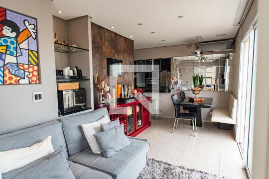 Venda de apartamento mobiliado com 2 quartos e piscina no condomínio. — Sala