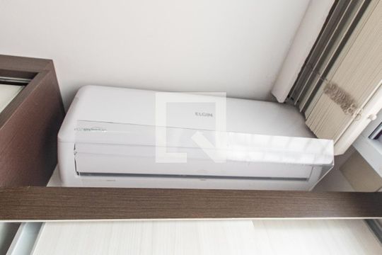 Venda de apartamento mobiliado com 2 quartos e piscina no condomínio. — Suíte 1