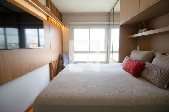 Compra apartamento no Paraíso, 2 quartos, 1 suíte. — Suíte