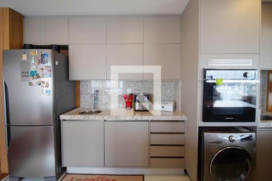 Compra apartamento no Paraíso, 2 quartos, 1 suíte. — Cozinha