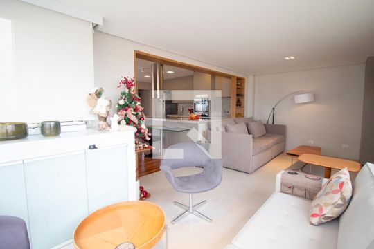 Compra apartamento no Paraíso, 2 quartos, 1 suíte. — Sala
