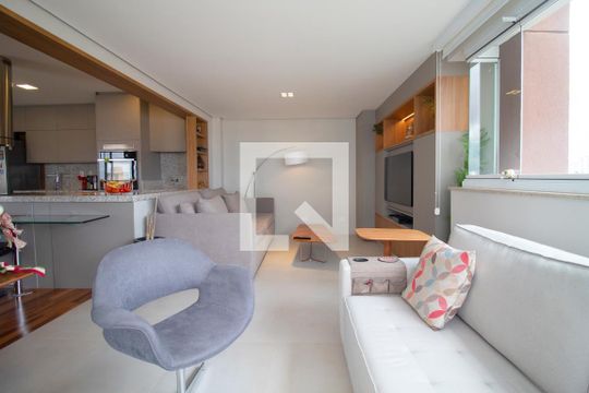 Compra apartamento no Paraíso, 2 quartos, 1 suíte. — Sala