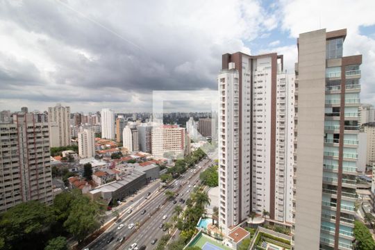 Compra apartamento no Paraíso, 2 quartos, 1 suíte. — Suíte