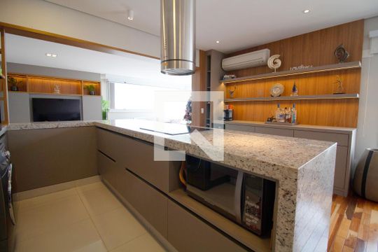 Compra apartamento no Paraíso, 2 quartos, 1 suíte. — Cozinha