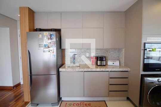 Compra apartamento no Paraíso, 2 quartos, 1 suíte. — Cozinha