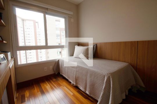 Compra apartamento no Paraíso, 2 quartos, 1 suíte. — Quarto