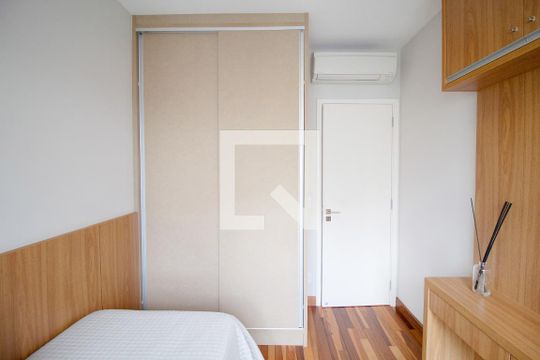 Compra apartamento no Paraíso, 2 quartos, 1 suíte. — Quarto