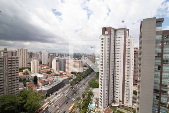 Compra apartamento no Paraíso, 2 quartos, 1 suíte. — Cozinha