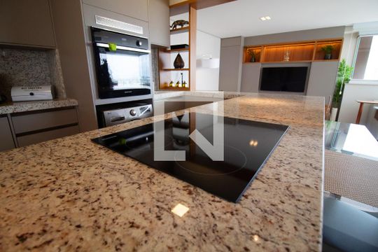 Compra apartamento no Paraíso, 2 quartos, 1 suíte. — Cozinha