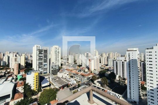 Comprar apartamento mobiliado com 2 quartos, varanda e closet. Churrasqueira, piscina e academia no condomínio. — foto 33