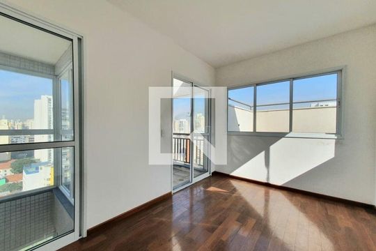Comprar apartamento mobiliado com 2 quartos, varanda e closet. Churrasqueira, piscina e academia no condomínio. — foto 11