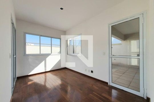 Comprar apartamento mobiliado com 2 quartos, varanda e closet. Churrasqueira, piscina e academia no condomínio. — foto 9