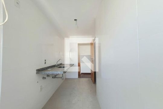 Comprar apartamento mobiliado com 2 quartos, varanda e closet. Churrasqueira, piscina e academia no condomínio. — foto 16