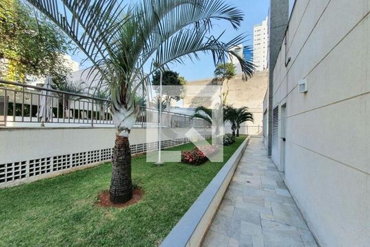 Comprar apartamento mobiliado com 2 quartos, varanda e closet. Churrasqueira, piscina e academia no condomínio. — foto 27