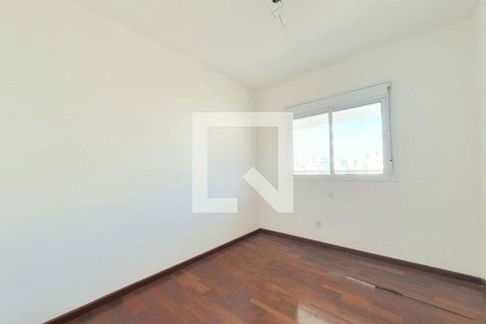 Comprar apartamento mobiliado com 2 quartos, varanda e closet. Churrasqueira, piscina e academia no condomínio. — foto 8