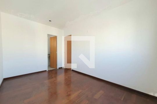 Comprar apartamento mobiliado com 2 quartos, varanda e closet. Churrasqueira, piscina e academia no condomínio. — foto 4