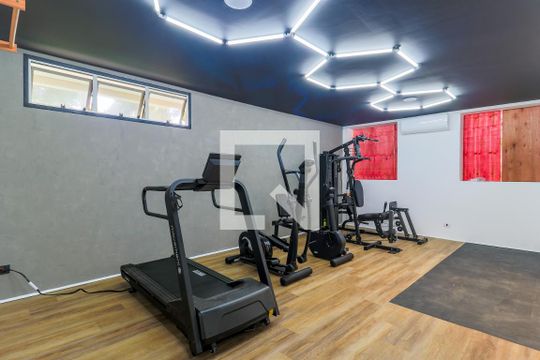 Apartamento mobiliado no Brooklin com 4 suítes e varanda, ideal para comprar. — Área Comum - Academia