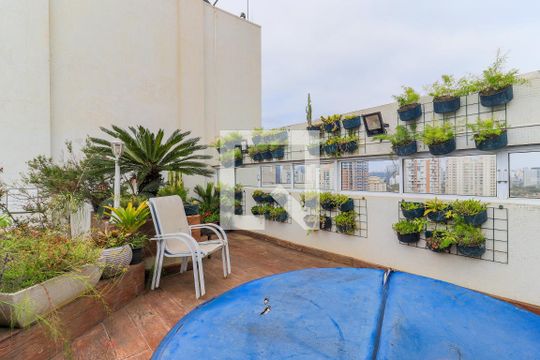 Apartamento mobiliado no Brooklin com 4 suítes e varanda, ideal para comprar. — Hidromassagem