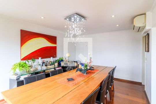 Apartamento mobiliado no Brooklin com 4 suítes e varanda, ideal para comprar. — Sala de Jantar