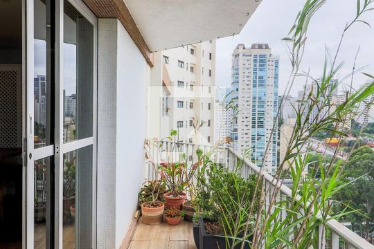 Apartamento mobiliado no Brooklin com 4 suítes e varanda, ideal para comprar. — Varanda da Sala Superior