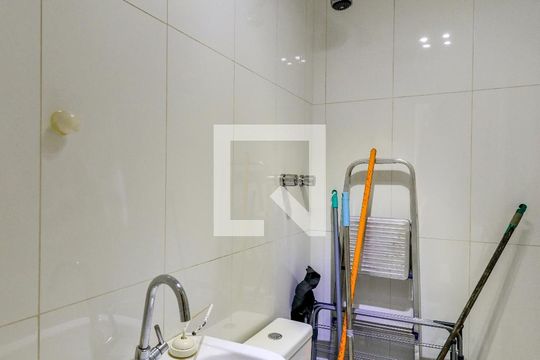 Apartamento mobiliado no Brooklin com 4 suítes e varanda, ideal para comprar. — Banheiro de Serviço