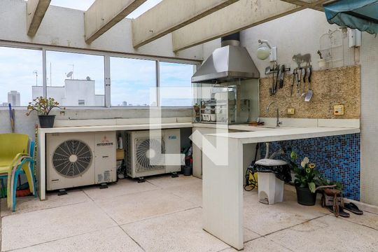Apartamento mobiliado no Brooklin com 4 suítes e varanda, ideal para comprar. — Churrasqueira