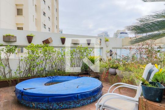 Apartamento mobiliado no Brooklin com 4 suítes e varanda, ideal para comprar. — Hidromassagem