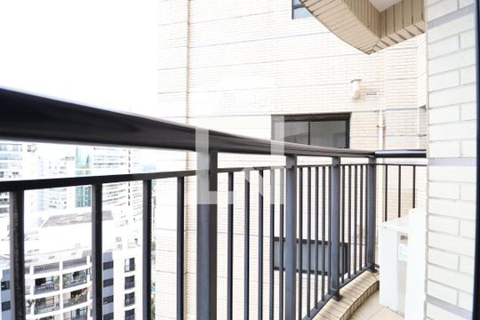 Venda de apartamento na Lapa com 4 quartos, varanda, quintal e academia no condomínio. — Varanda do Quarto