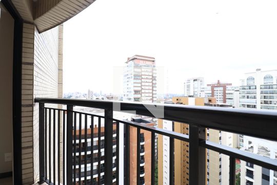 Venda de apartamento na Lapa com 4 quartos, varanda, quintal e academia no condomínio. — Varanda do Quarto