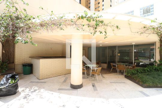 Venda de apartamento na Lapa com 4 quartos, varanda, quintal e academia no condomínio. — Área comum - Churrasqueira