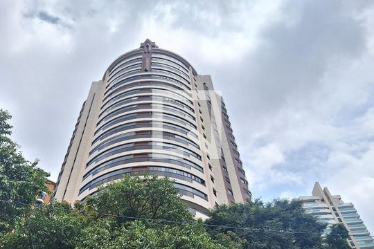 Venda de apartamento na Lapa com 4 quartos, varanda, quintal e academia no condomínio. — Fachada