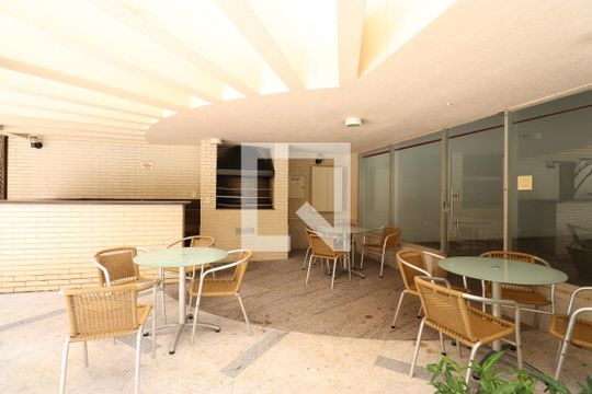 Venda de apartamento na Lapa com 4 quartos, varanda, quintal e academia no condomínio. — Área comum - Churrasqueira
