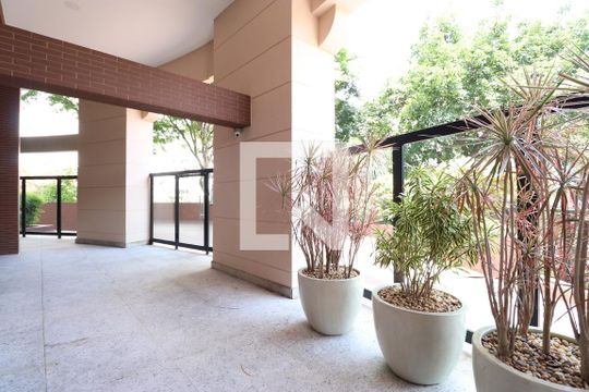 Venda de apartamento na Lapa com 4 quartos, varanda, quintal e academia no condomínio. — Área comum
