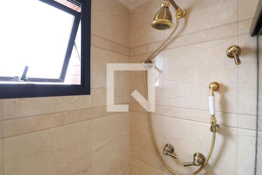 Venda de apartamento na Lapa com 4 quartos, varanda, quintal e academia no condomínio. — Detalhe do Banheiro da Suíte 2
