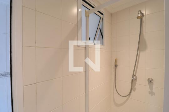 Venda de apartamento na Lapa com 4 quartos, varanda, quintal e academia no condomínio. — Banheiro de serviço 2
