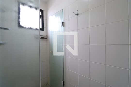 Venda de apartamento na Lapa com 4 quartos, varanda, quintal e academia no condomínio. — Banheiro de serviço 1