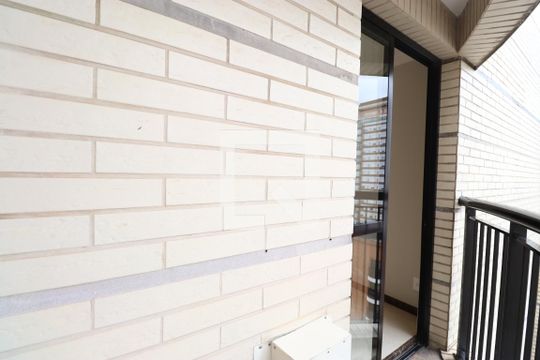 Venda de apartamento na Lapa com 4 quartos, varanda, quintal e academia no condomínio. — Varanda do Quarto
