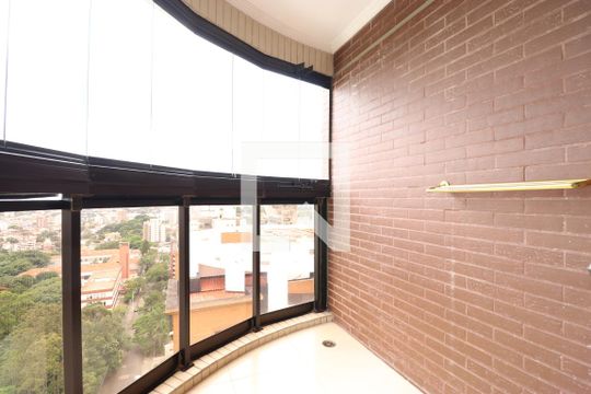 Venda de apartamento na Lapa com 4 quartos, varanda, quintal e academia no condomínio. — Varanda Suíte 2