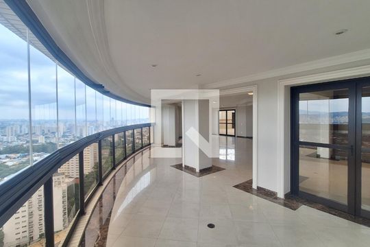 Venda de apartamento na Lapa com 4 quartos, varanda, quintal e academia no condomínio. — Varanda