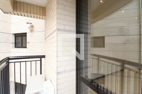 Venda de apartamento na Lapa com 4 quartos, varanda, quintal e academia no condomínio. — Varanda do Quarto