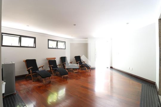 Venda de apartamento na Lapa com 4 quartos, varanda, quintal e academia no condomínio. — Área comum